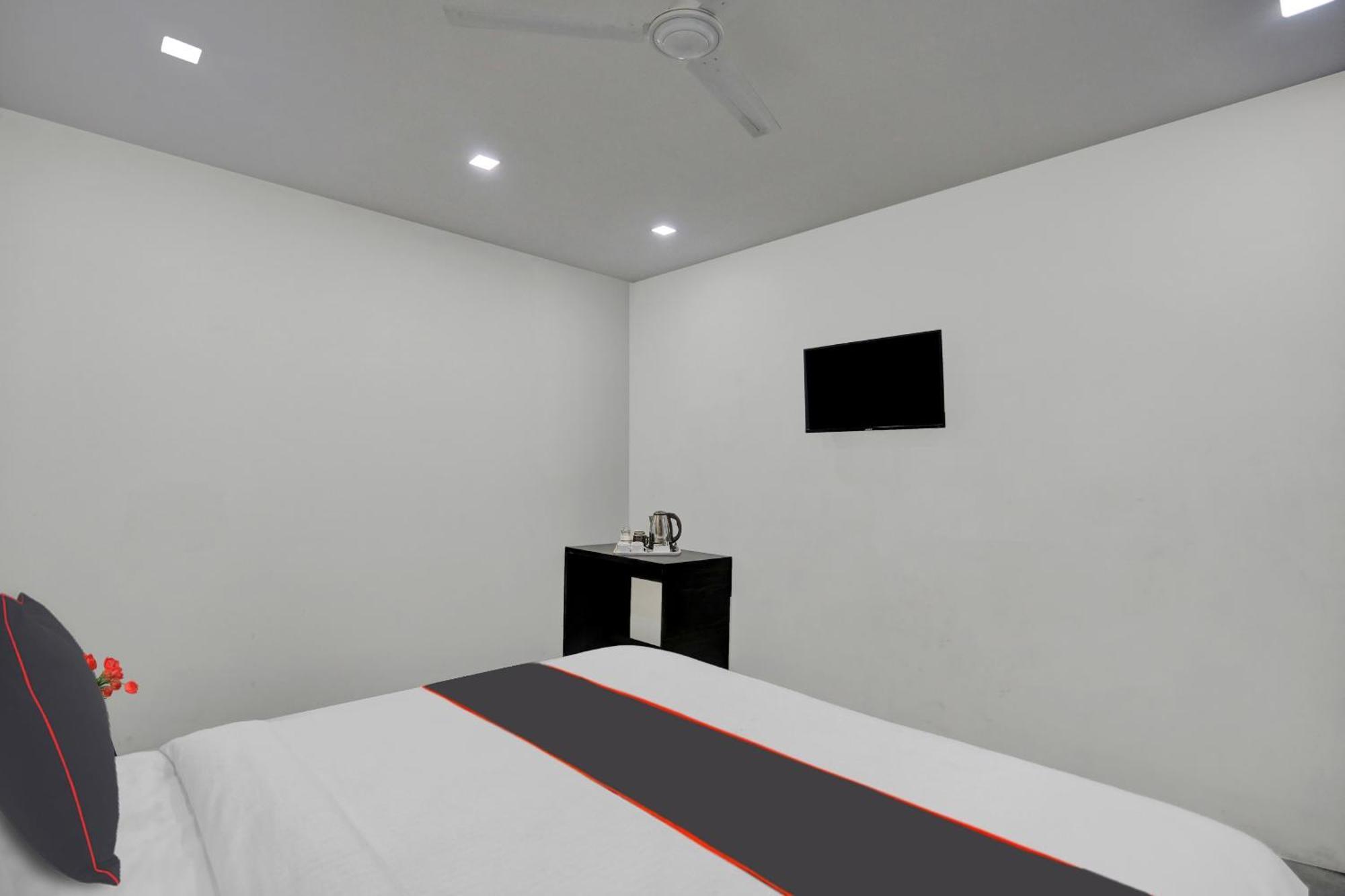 Super Townhouse The Arrow Near Lotus Temple Hotel New Delhi Exterior photo